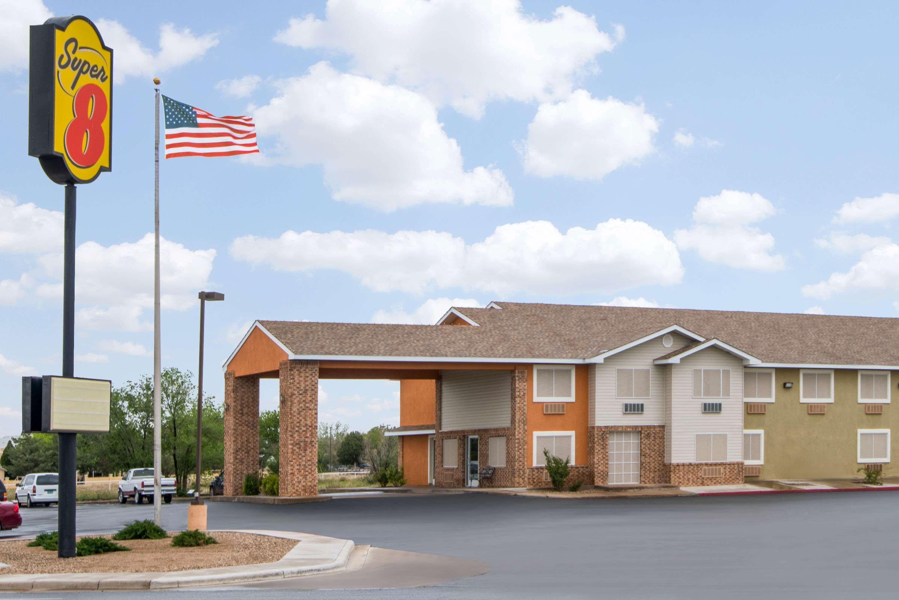 Super 8 By Wyndham Portales Motel Exterior photo