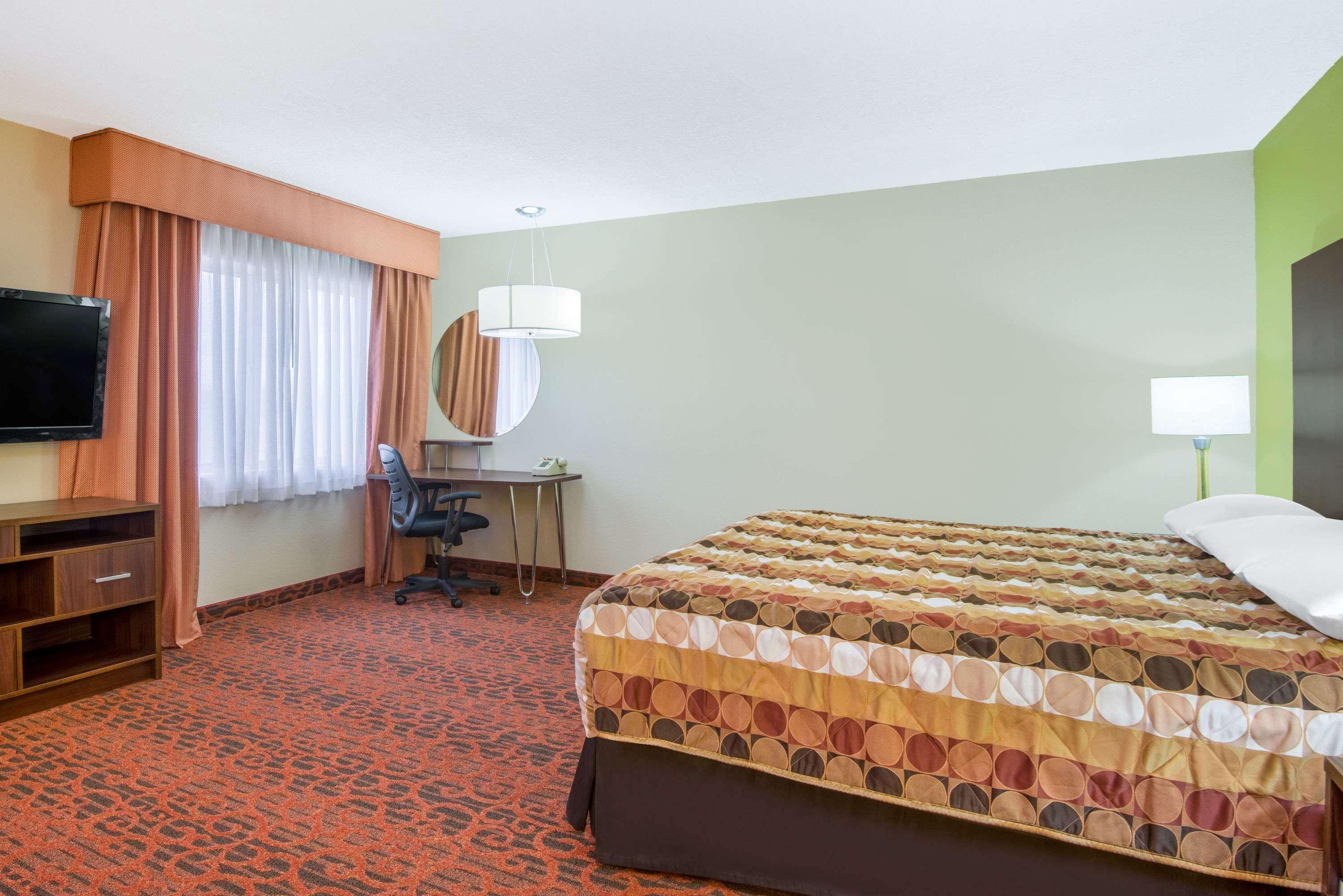 Super 8 By Wyndham Portales Motel Exterior photo