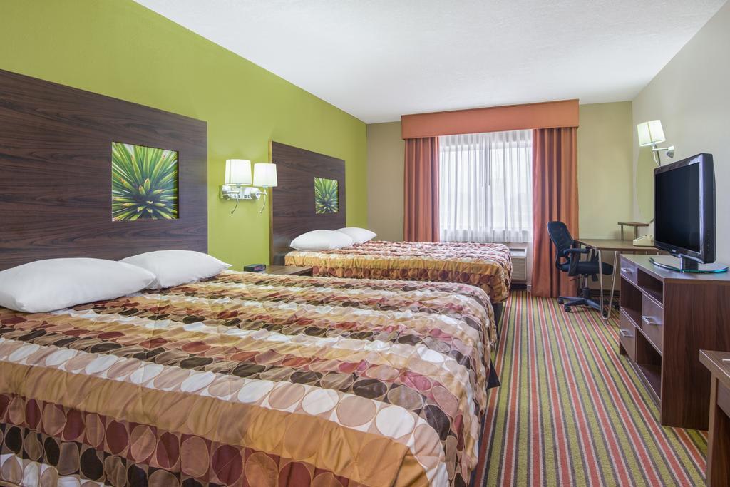 Super 8 By Wyndham Portales Motel Exterior photo